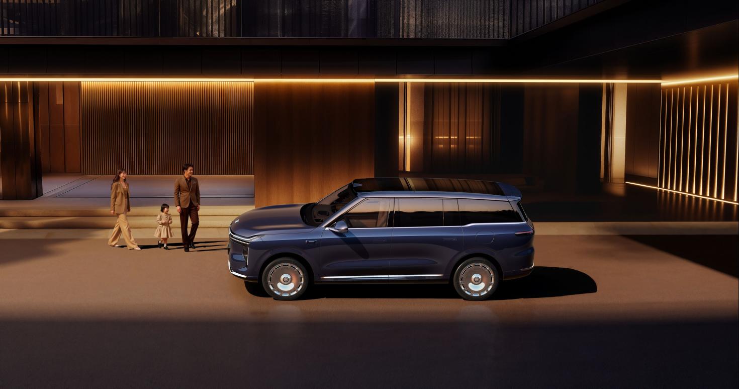 全系Ultra配置！智己LS9 32.28万起，直接冲就对了