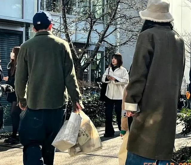 陈冠希一家搬去东京了,家庭聚餐必配清酒,生活已经日式化