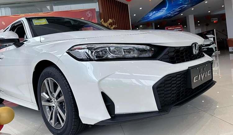 外观更运动，支持Carplay，新增后排空调出风口，25款思域能火？