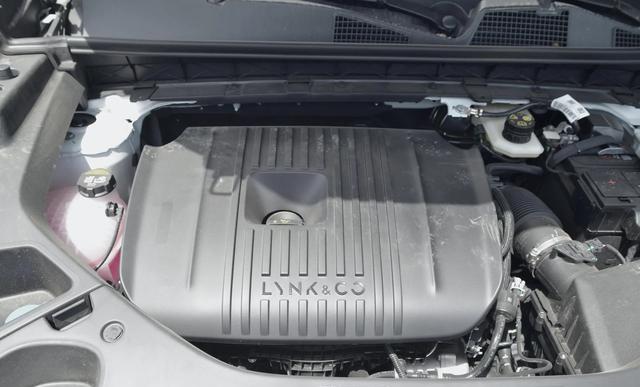 领克01焕新版内饰官图发布，新车6月10日上市，现款售价15.58万元起