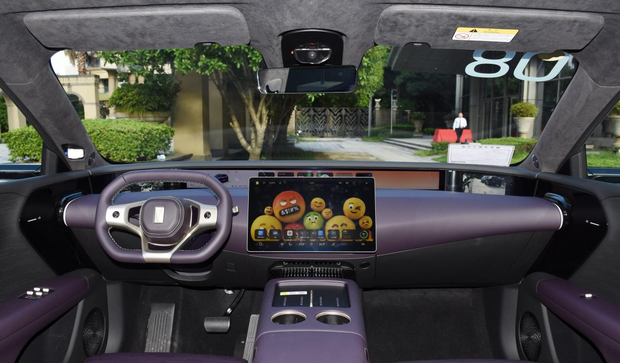 华为“亲儿子”?3.9s破百带800V快充,配魔毯悬挂+零重力座椅!