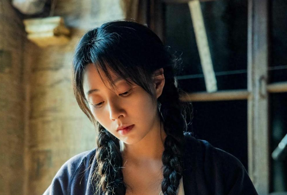 开播第一天地热破万!连看五集真过瘾,网友: 年度黑马剧来了