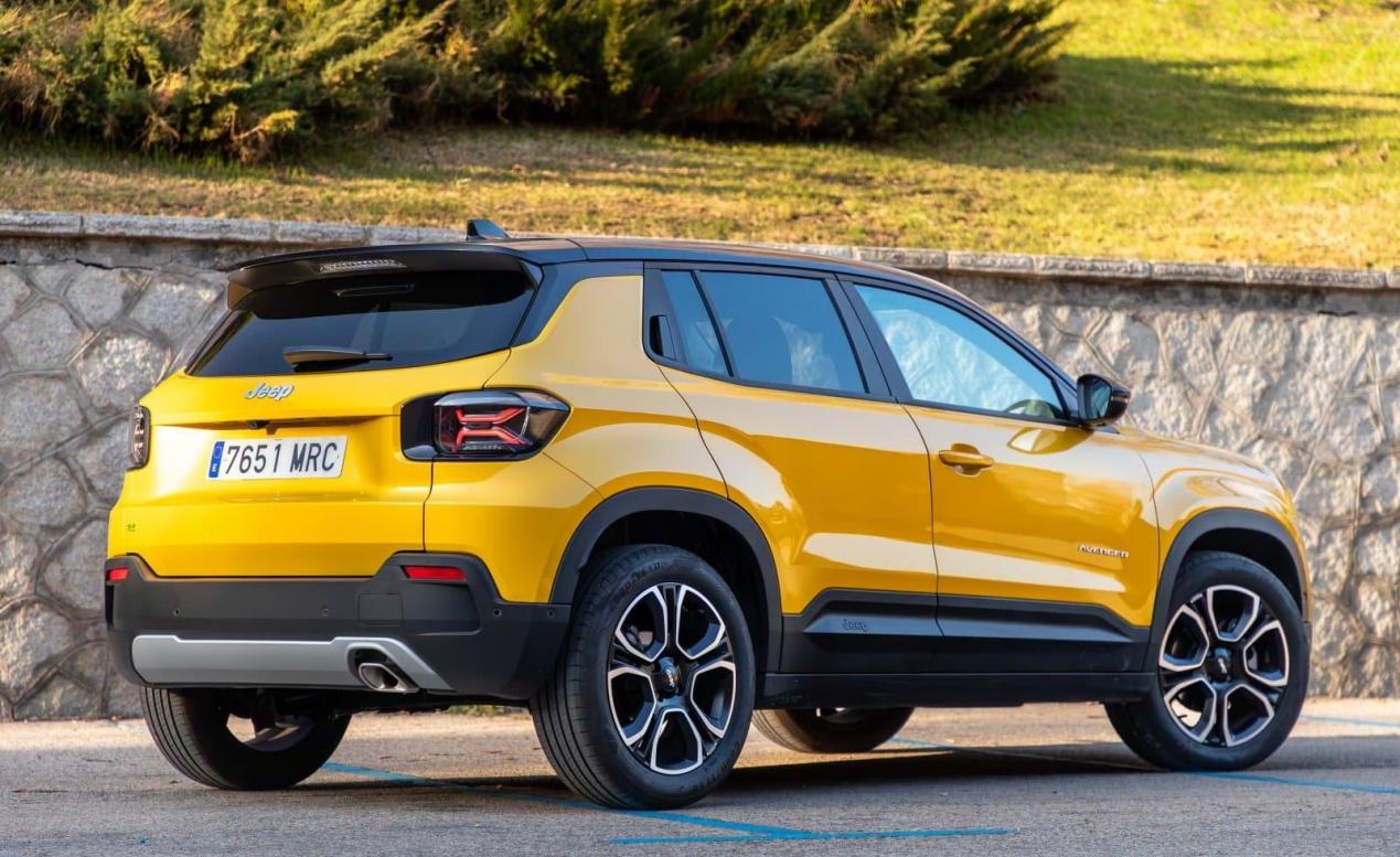 全新吉普Jeep Avenger e-Hybrid：帅气且适合日常使用