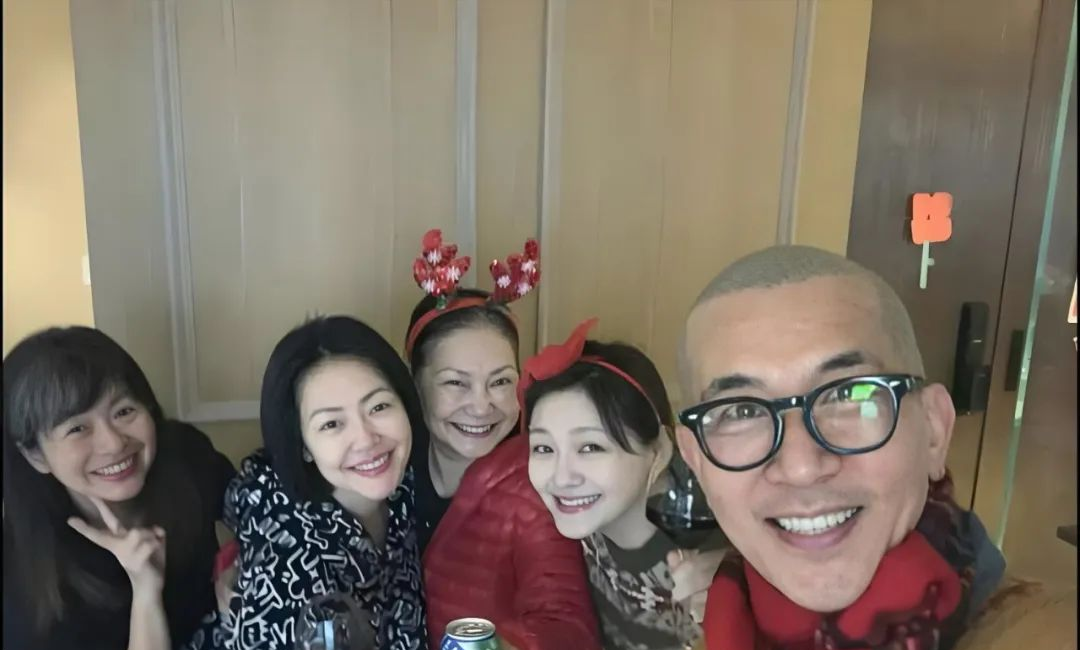 大S最担心的事还是发生了！S妈接连发文疑似精神出问题