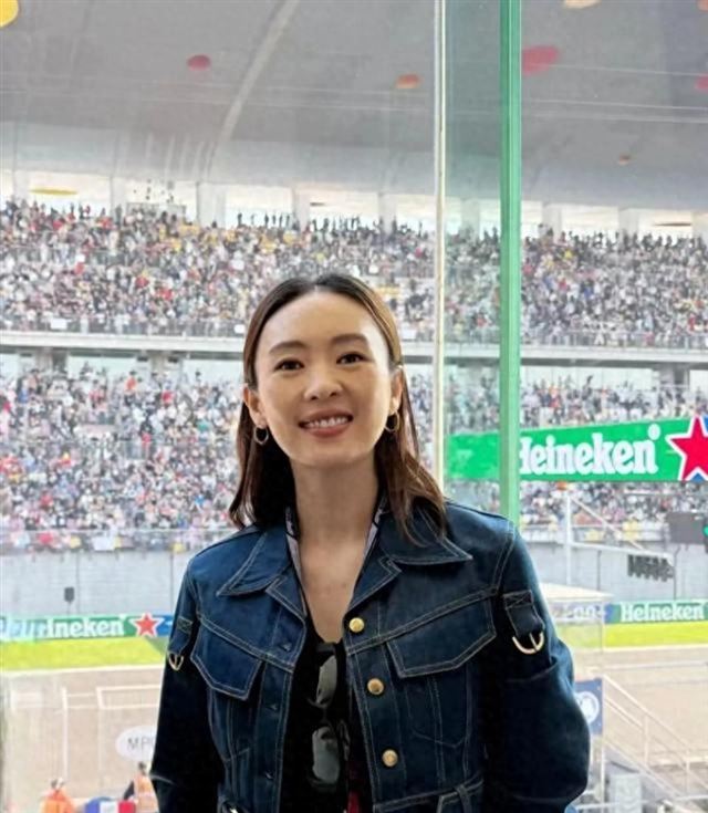童瑶F1生图爆红！178cm气场碾压赛道 网友：章子怡还是太娇小了