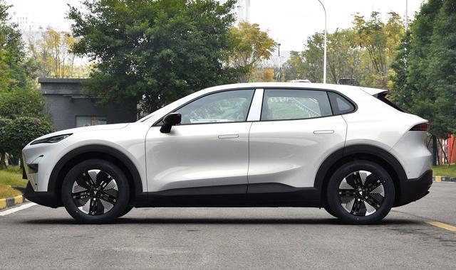 10万级又出爆款SUV：3.5分钟卖1台！全系升级高速智驾，续航510km