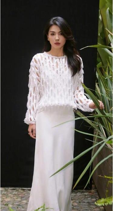 他与刘涛同居四年，如今已六十岁仍未成婚，刘涛表示心中愧疚。