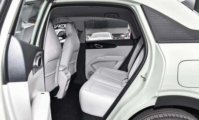吉利开窍”了，推出高颜值SUV，6.98万起，4个月卖了7.9万台