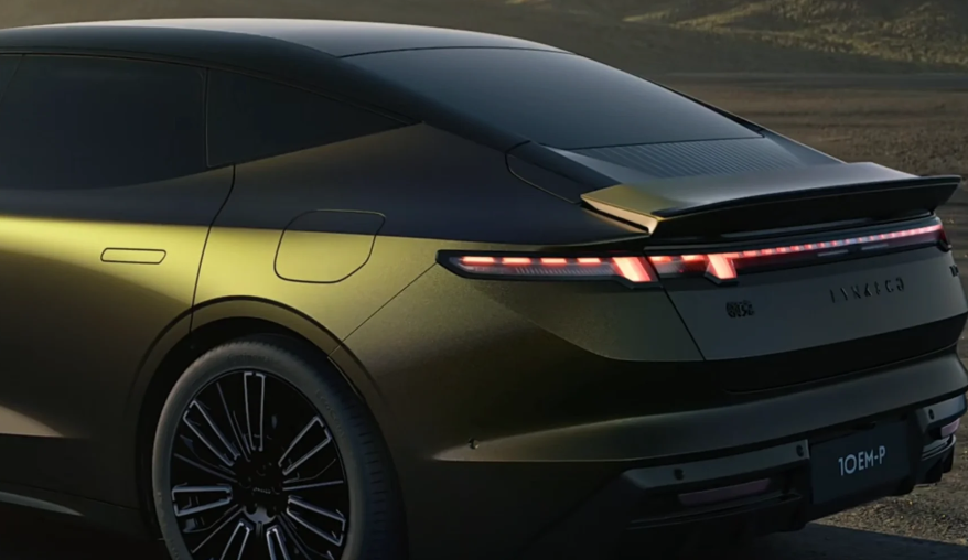 20万级混动轿车市场地震!领克10 EM-P开启技术平权时代?