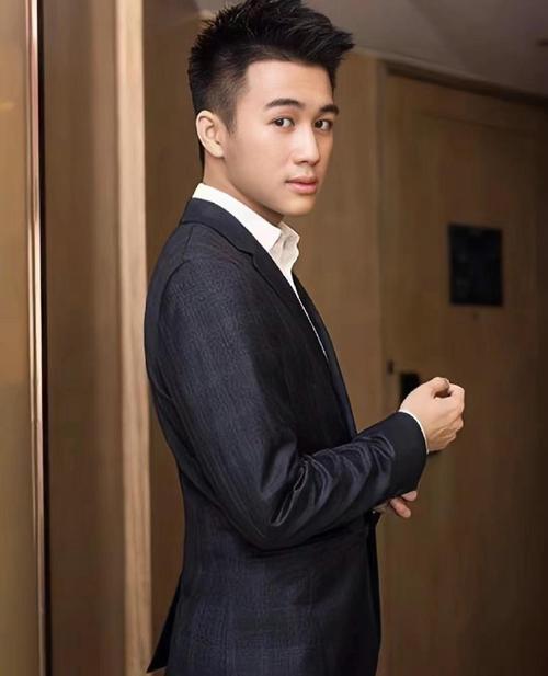 By2姐妹首度正面回应与何猷君绯闻：这一次我们选择不再沉默