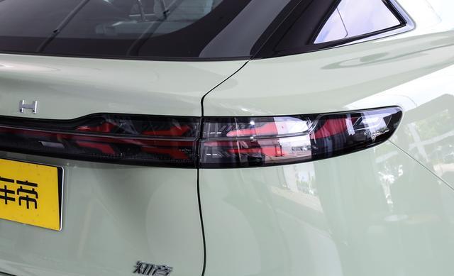 全域800V+超900km续航，岚图再出手！全新SUV