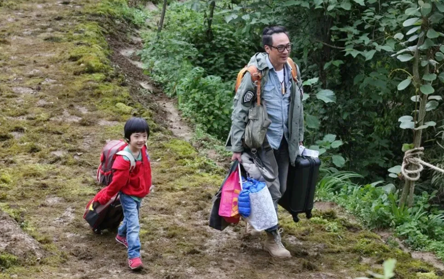 吴镇宇16岁儿子「形象大变」上热搜！网友：怎么变30岁大叔了？