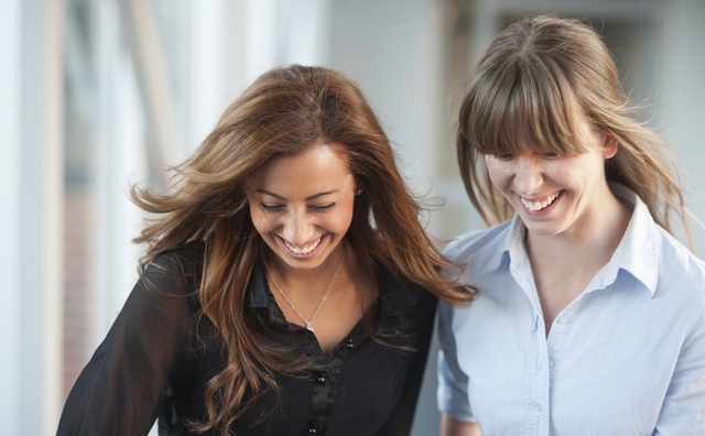 同学聚会初恋问我退休金，我10000改口3000，没想到晚上她