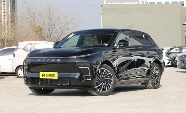 标配8295芯片+双电机四驱，综合续航1500km，2398万真香