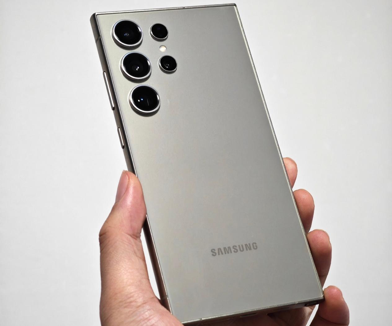 三星“跳水王”，2亿像素主摄+钛金属边框，骁龙8Gen3旗舰降价2720元！