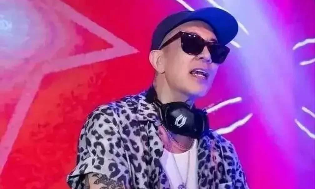 豪门大戏越演越烈,具俊烨身陷财产争议,跨国诉讼战一触即发。