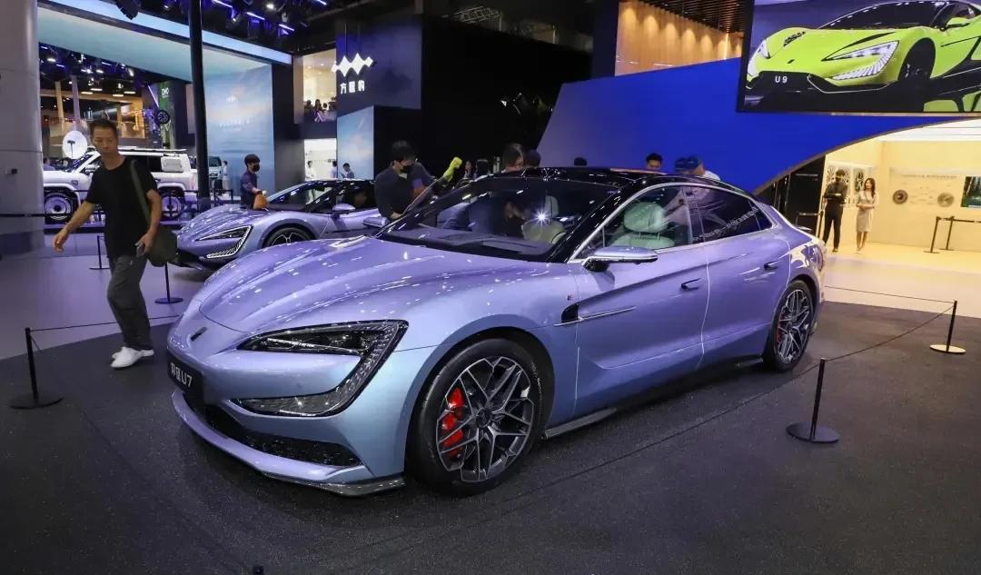 仰望U7上市,全身黑科技!62.8万起售贵吗?