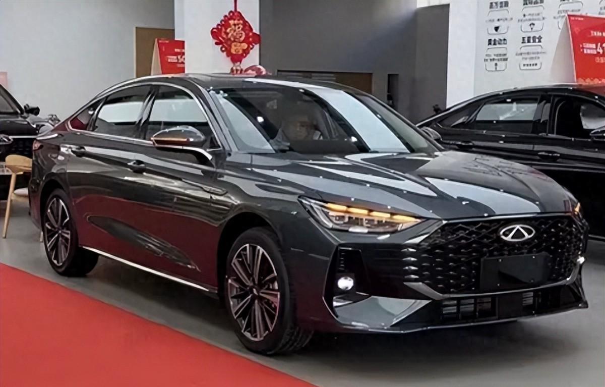 2025款艾瑞泽8实车：尾灯“抄袭”比亚迪？1.6T+双大屏，内饰惊艳