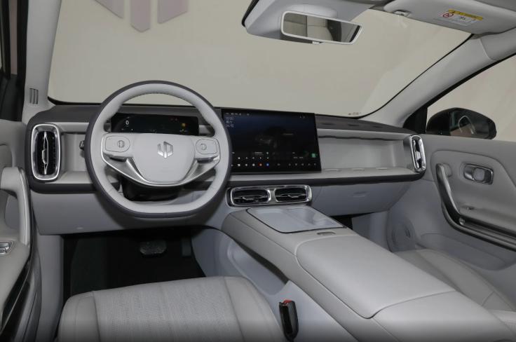 零跑又出新品，车长近4米8，配激光雷达，不到10万期待吗？