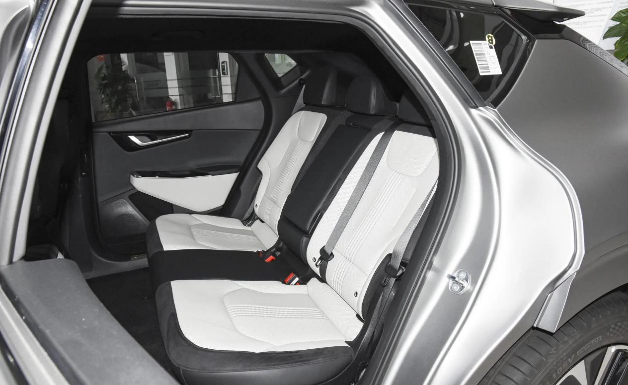 5 款适合 50 岁大叔开的中大型 SUV，20万 大七座