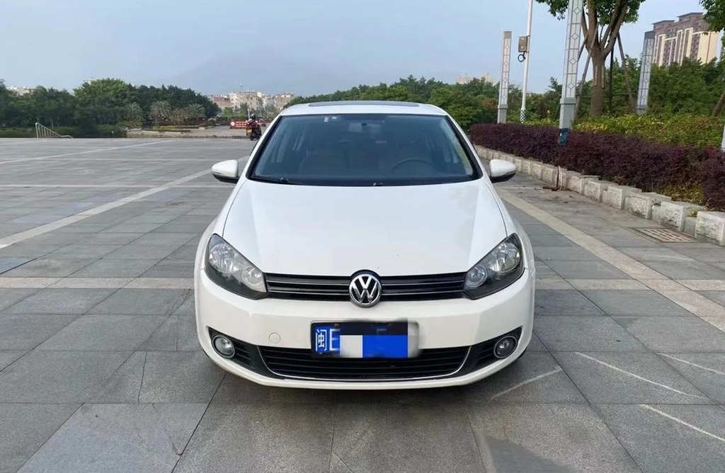 大众高尔夫GTD柴油版，续航1300km，长途穿越省油利器！