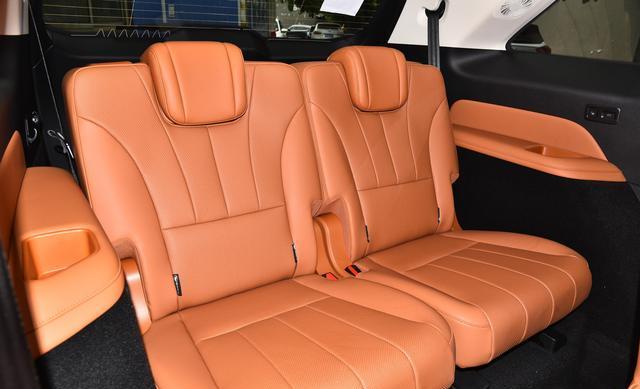 喝92油的中大型SUV，配冰箱+173寸大屏+双电机四驱