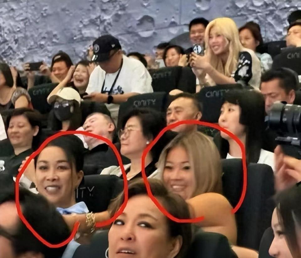 那英18岁女儿红毯亮相!为培养她斥资千万留学,如今气质惊艳众人