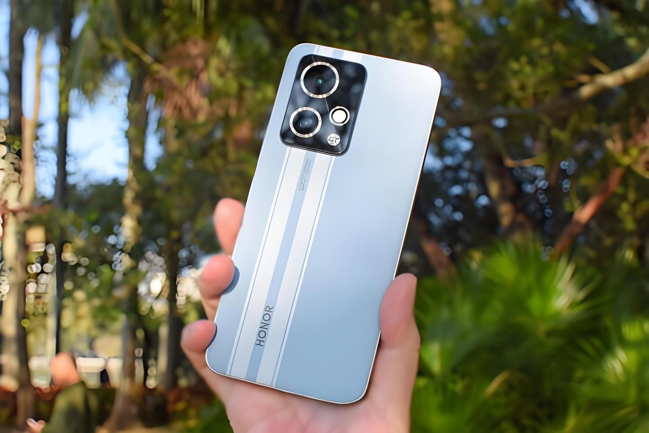 荣耀不讲武德，骁龙8Gen2+16GB+100W，发布仅1年下跌1011元