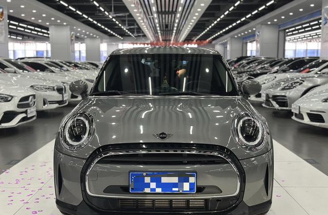 MINI也能很实用!2022款MINI PLUS,14万圆你英伦梦
