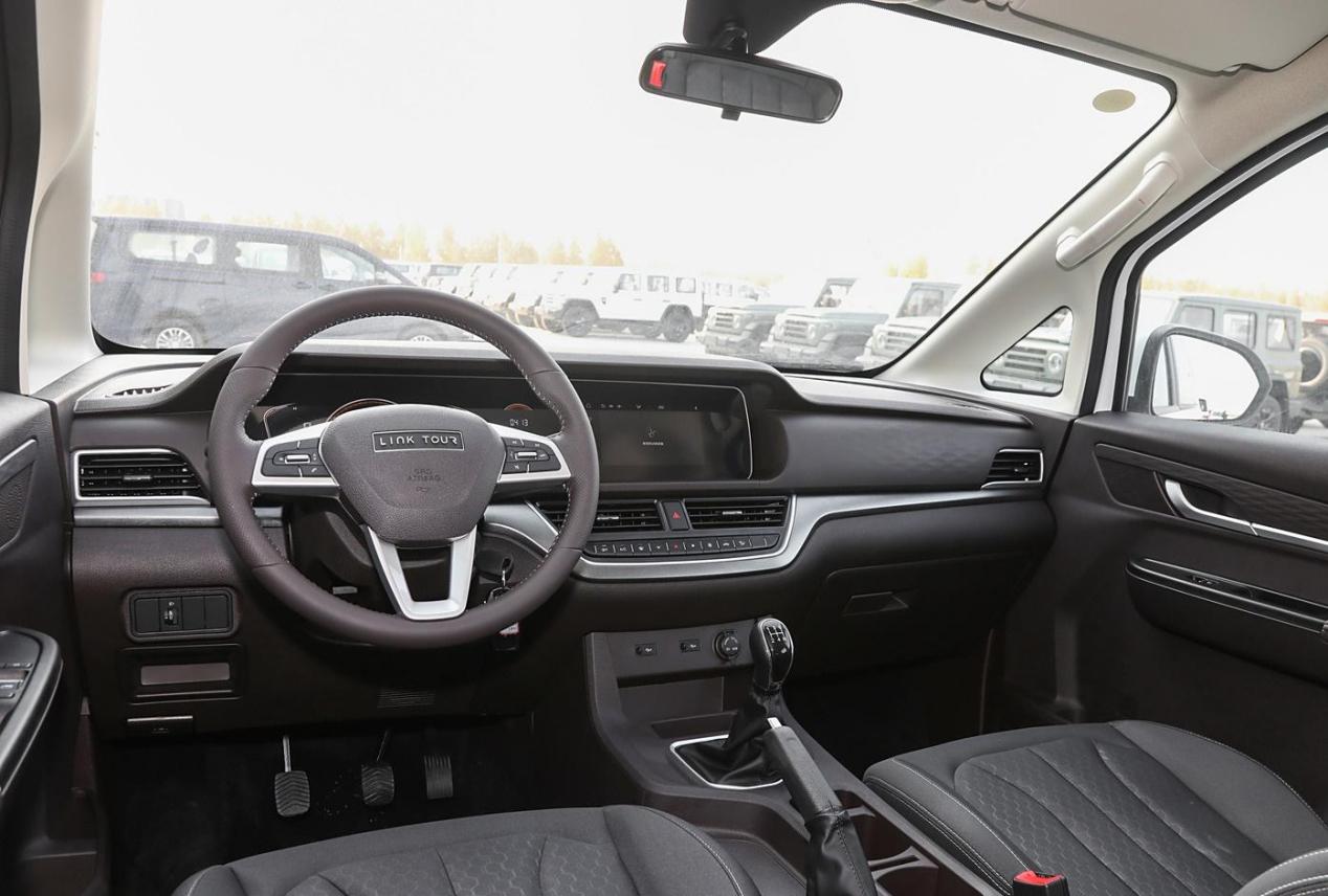 全新M8新车到店！售价7.28万起，定位7座中大型MPV，搭载1.6L动力