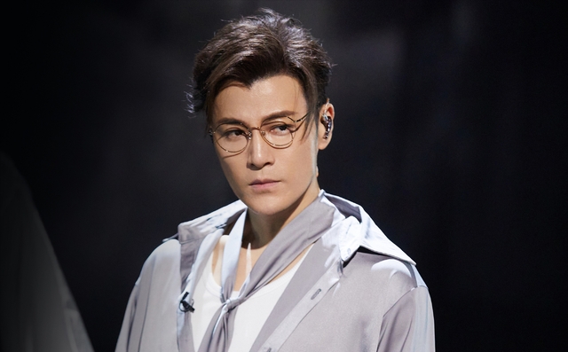 48岁许绍洋情商低？  尴尬发言频出！  放下骄傲，时代变了！