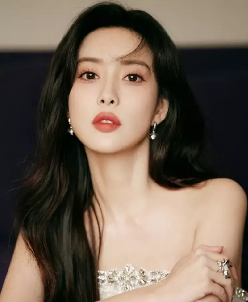 90花格局震荡：新晋四大一番花争议背后的行业真相，杨紫迪丽热巴大洗牌