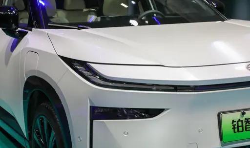 全新SUV预售10万起，轴距2750mm，带劲不？