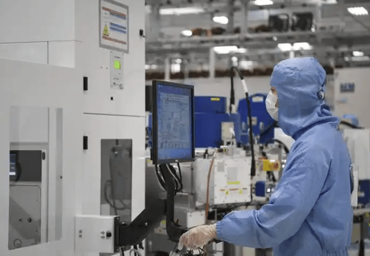 哈工大正式宣布,ASML的计划要落空了,外媒:彻底挡不住了