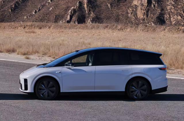 理想i8即将上市，造型新颖大气，内饰谍照曝光，预计7月上市