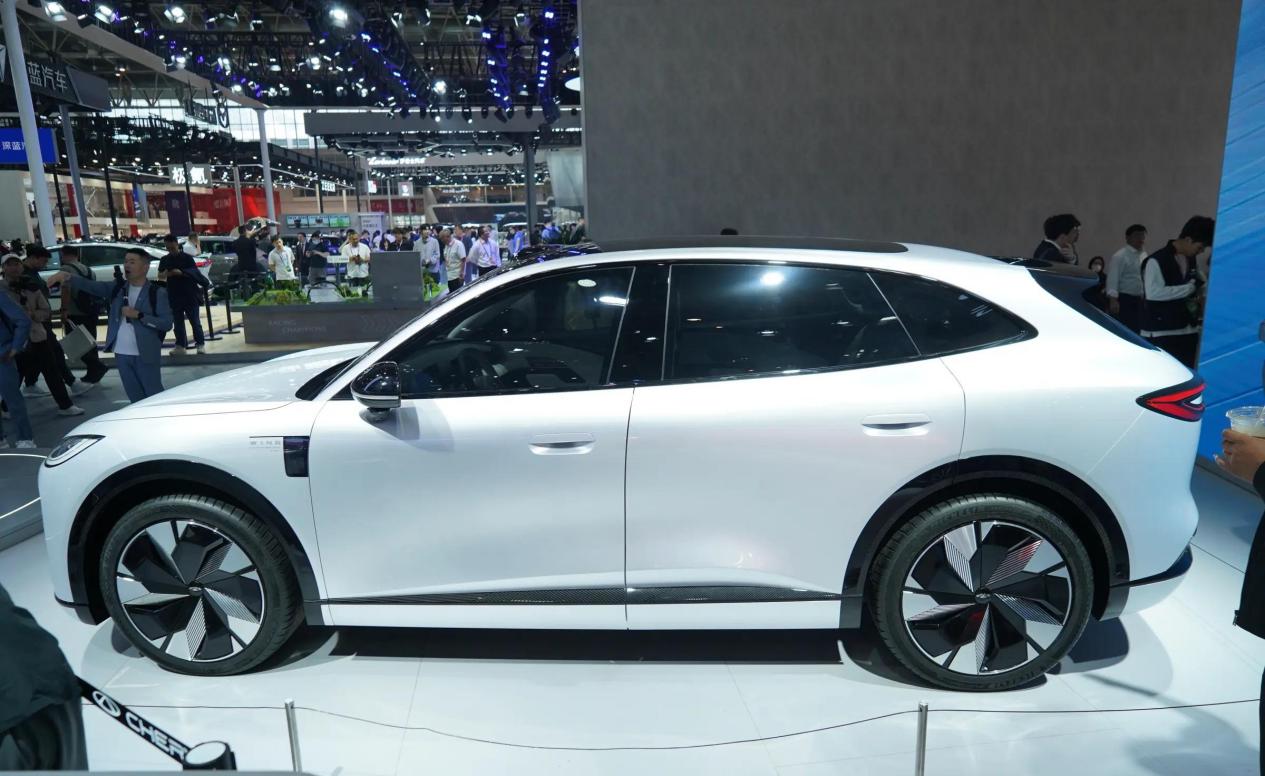 奇瑞不负众望！全新SUV比智界R7漂亮，续航超700km，或15万起？