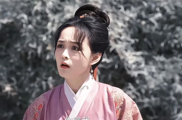 38岁何泓姗演女儿,39岁李晟演妈妈闺蜜,《雁回时》选角太绝了!