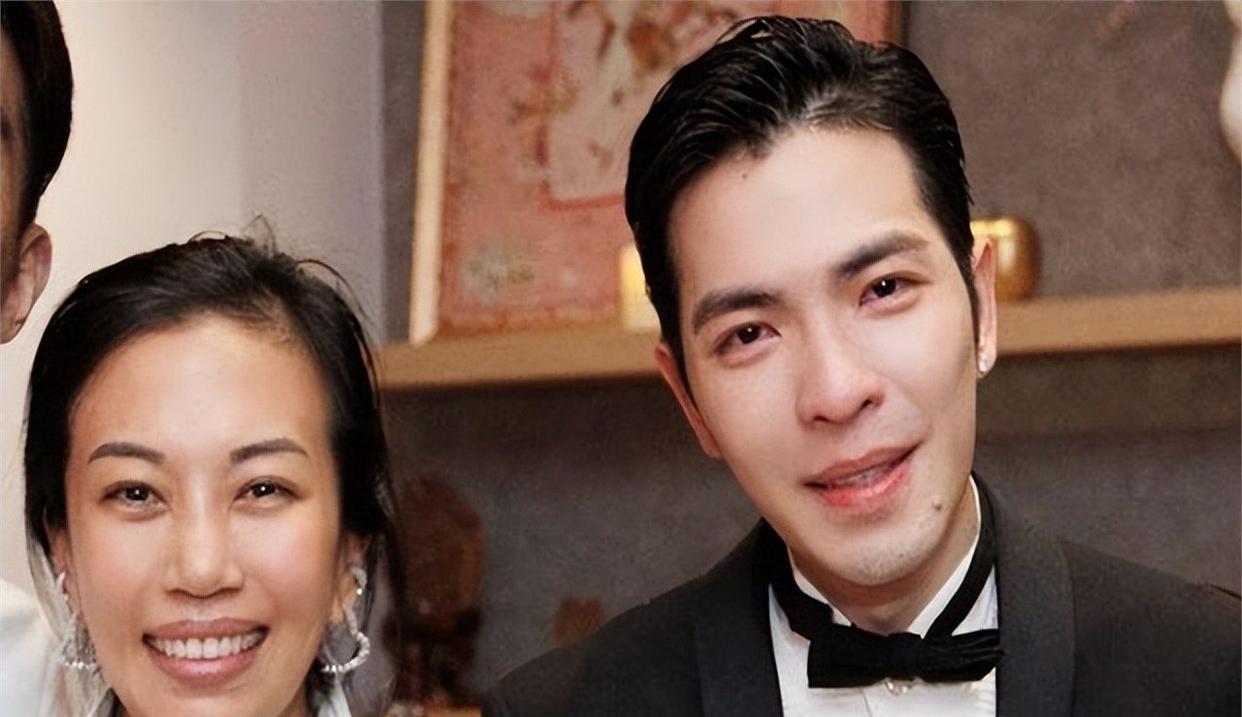 51岁林有慧苦尽甘来，晒“一家三口”回应催生，看来小S早已知内情