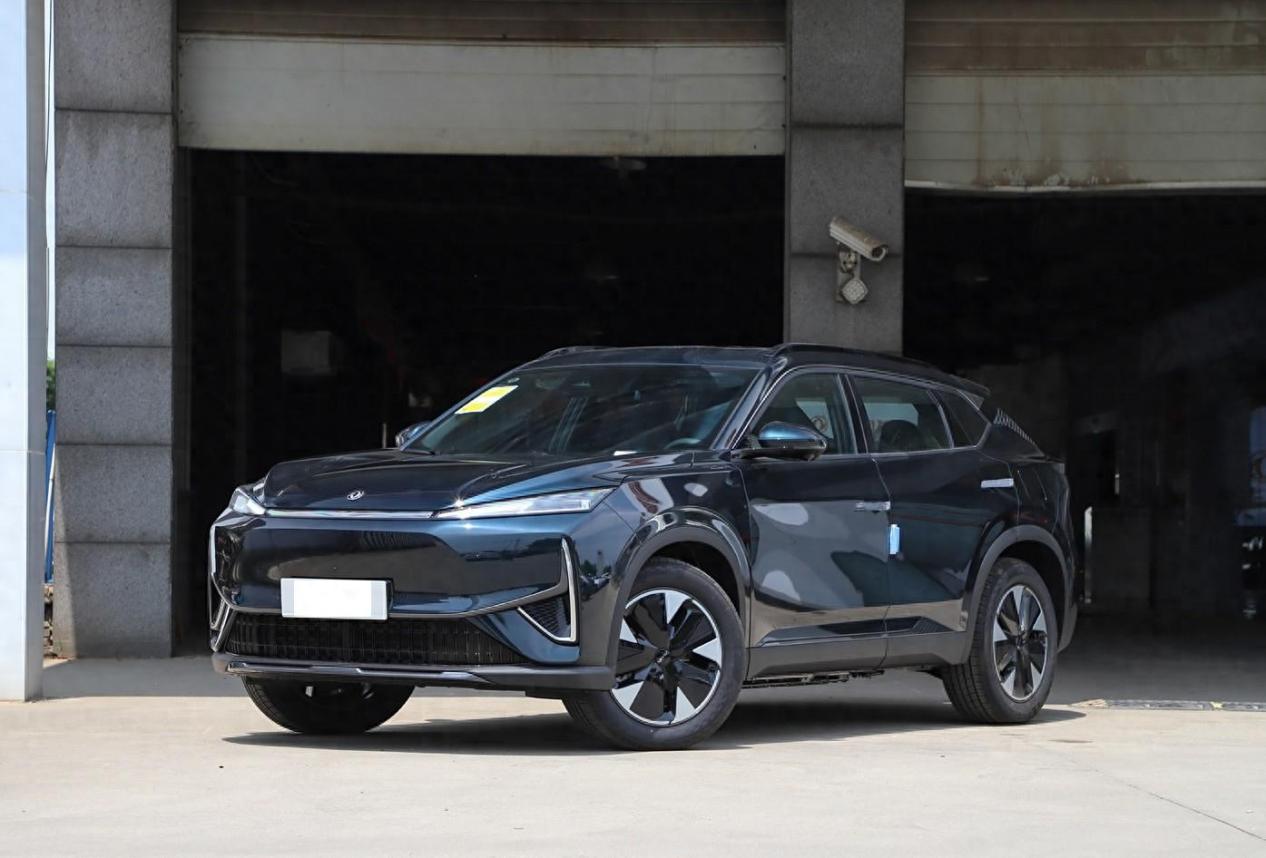 纯电版“理想L7”售价10.99万起，外观炫酷配运动座椅，续航518Km