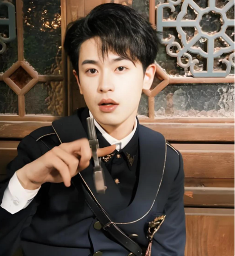 短剧江湖新生代崛起：00后男演员的颜值与演技双赛道突围战