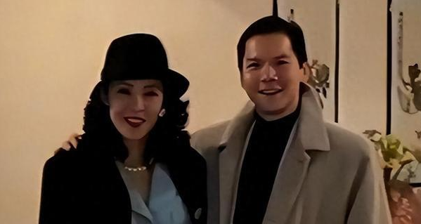 原来都是装的?向太的“百亿富婆”人设崩塌,网友:吃相太难看!