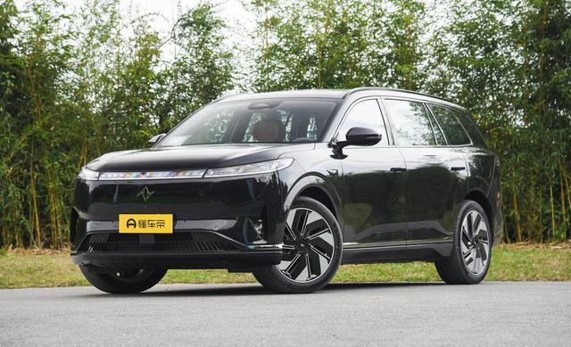 大五座SUV，带车载冰箱，续航1300km，喝92粗粮，适合家用