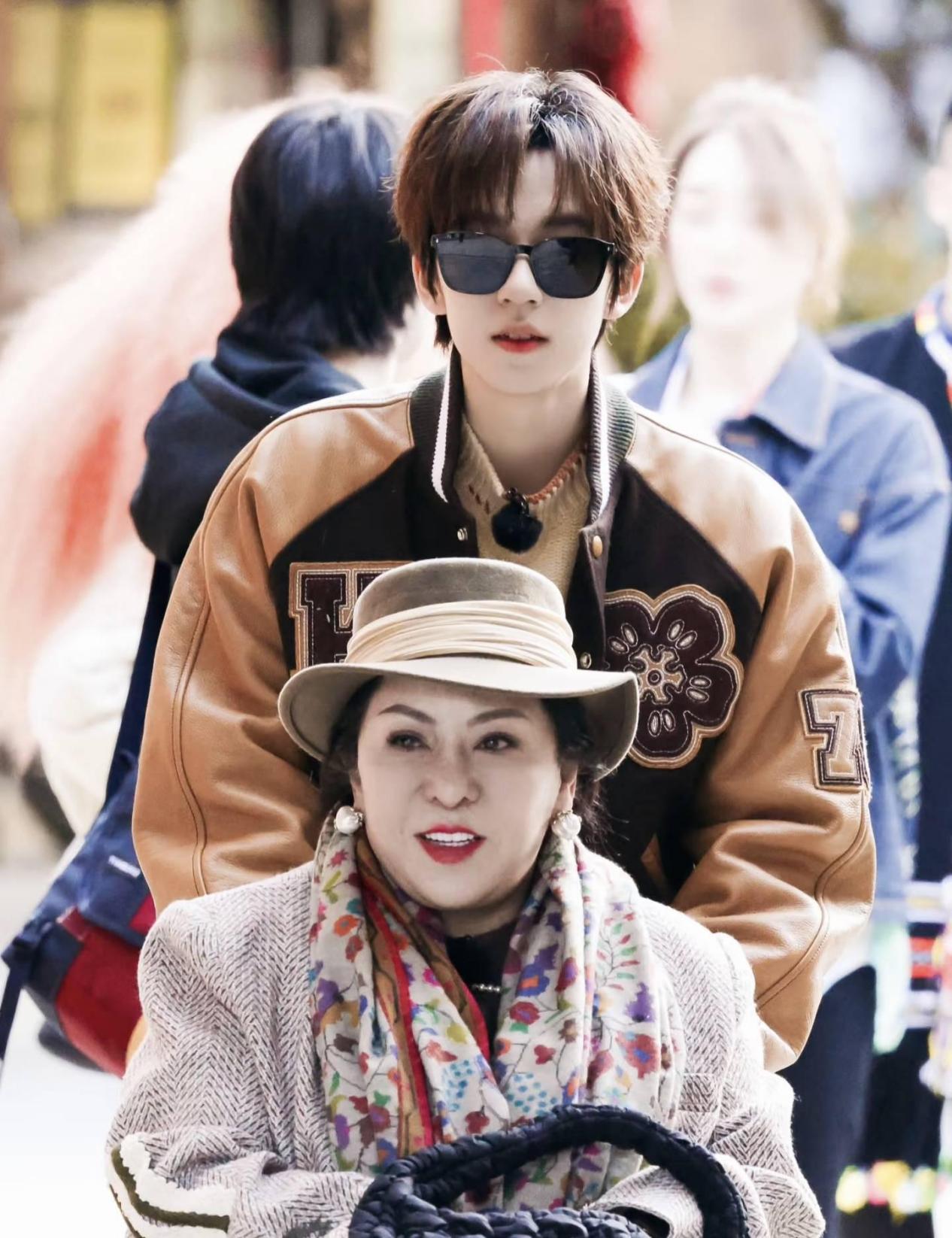 《一路繁花》李小冉黑脸挑战刘晓庆,看刘晓庆手把手教你如何反击