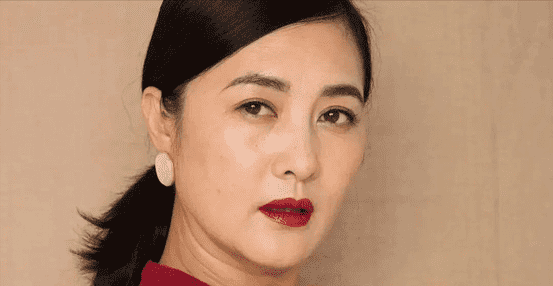 她曾是观众的梦中情人，5岁出道，17岁上中戏，如今51岁仍单身