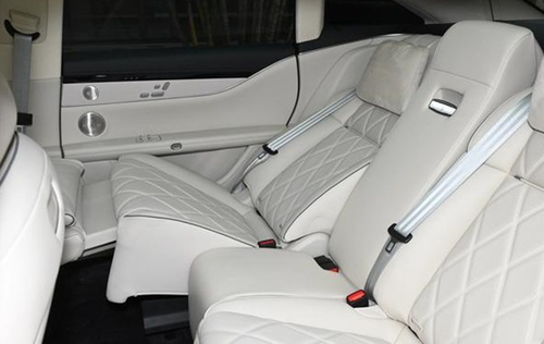 长近5米2，标配4个激光雷达+魔毯空悬，续航1355km，还看5系E级？