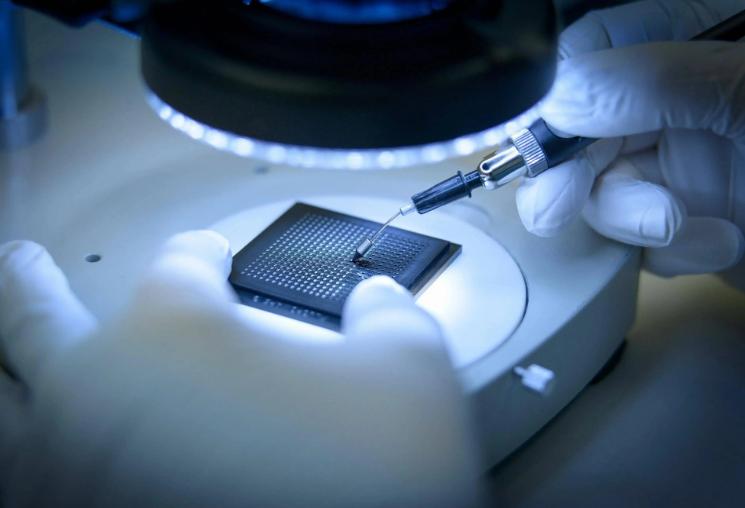 大混战!中国芯片出口超1万亿,美国被整蒙了,芯片进口呢?