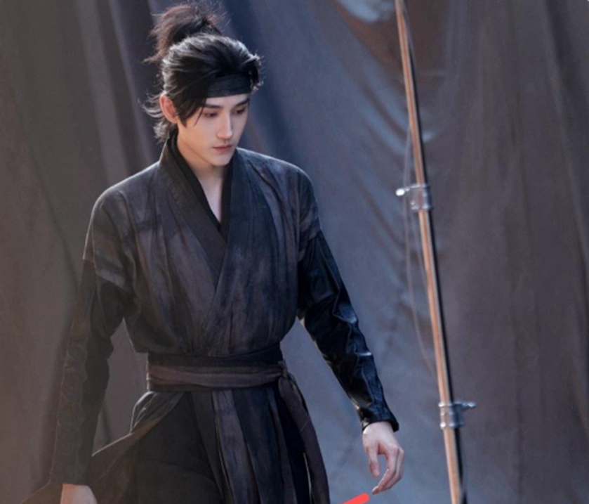 王鹤棣《咸鱼飞升》造型引热议：当颜值内卷遇上角色突破