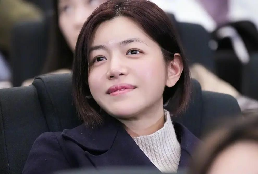 陈晓对陈妍希回应:离婚后的冷静表态