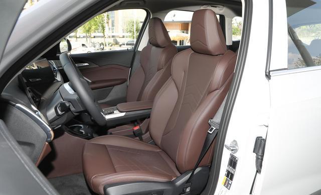 宝马纯电SUV，续航510km，轴距2802mm，家用很合适