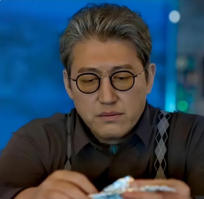 从吃垮烧烤摊到《狂飙》翻红：52岁赵龙豪的江湖沉浮录